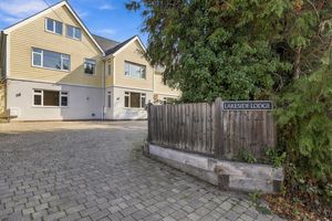 LAKESIDE LODGE- click for photo gallery